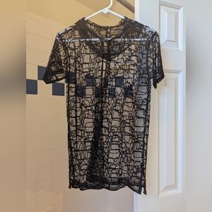 NWOT Black Hooded Lace Mesh Short Sleeve Top SIZE M